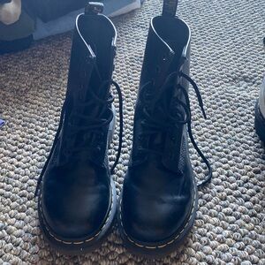Black dr martens